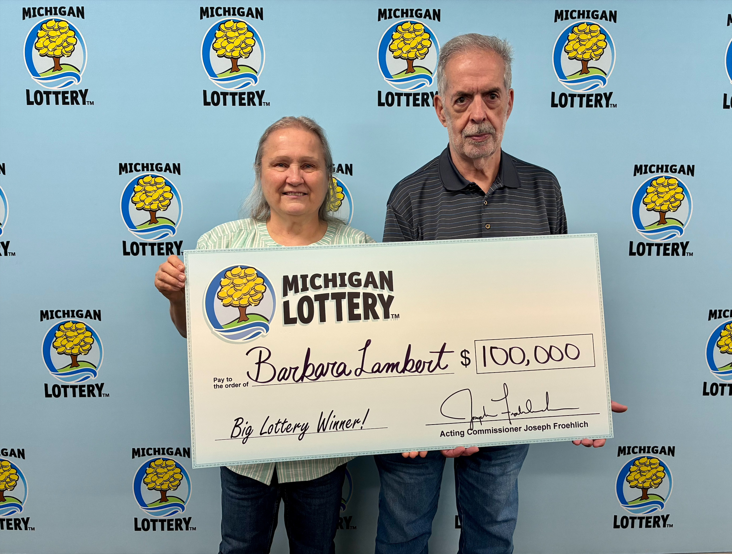 Michigan woman says a cashier mistake led to her $100,000 Powerball prize