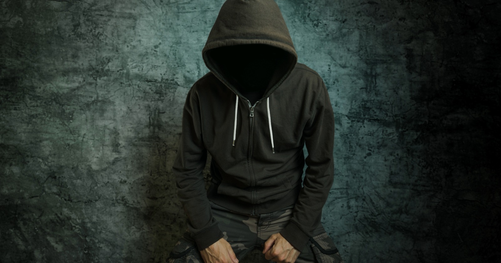 Can a felon win and claim a lottery prize?